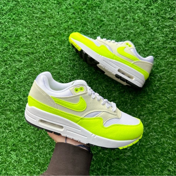 Nike Air Max 1 Volt - Sea Glass - Picture 5 of 14